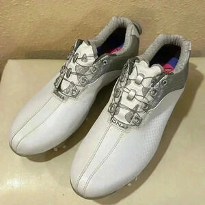 Women’s golf shoes. Size 8